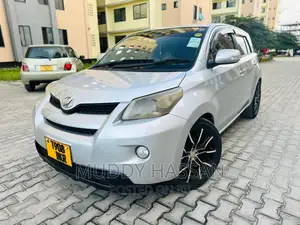 Toyota IST 2007 Silver