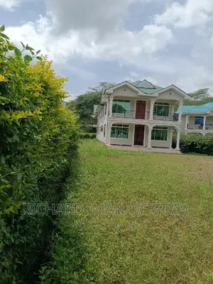 8bdrm Bungalow in Arusha for rent