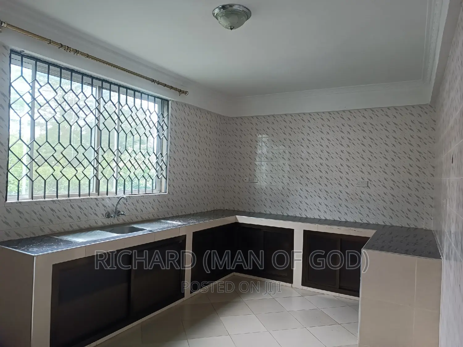 8bdrm Bungalow in Arusha for rent