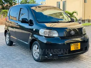 Toyota Porte 2005 Black