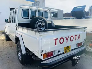 Toyota Land Cruiser 2018 White
