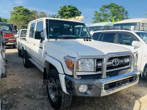 Toyota Land Cruiser 2018 White