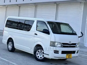 Toyota HiAce 2010 White