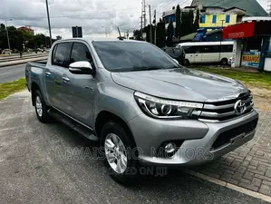 Toyota Hilux 2018 Gray