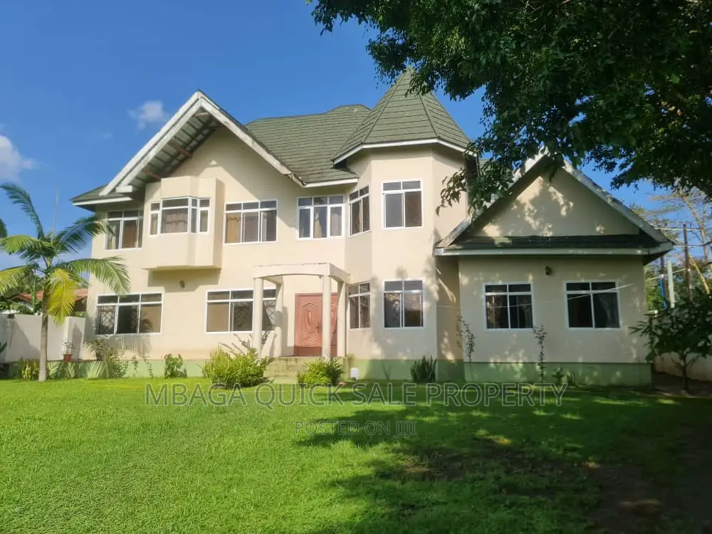 Furnished 7bdrm House in Njiro  Block C for sale