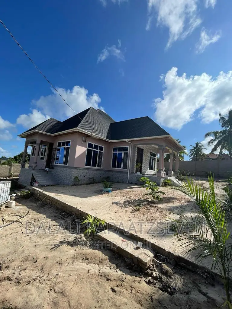 4bdrm House in Dalalipapaatzseven, Kinondoni for sale
