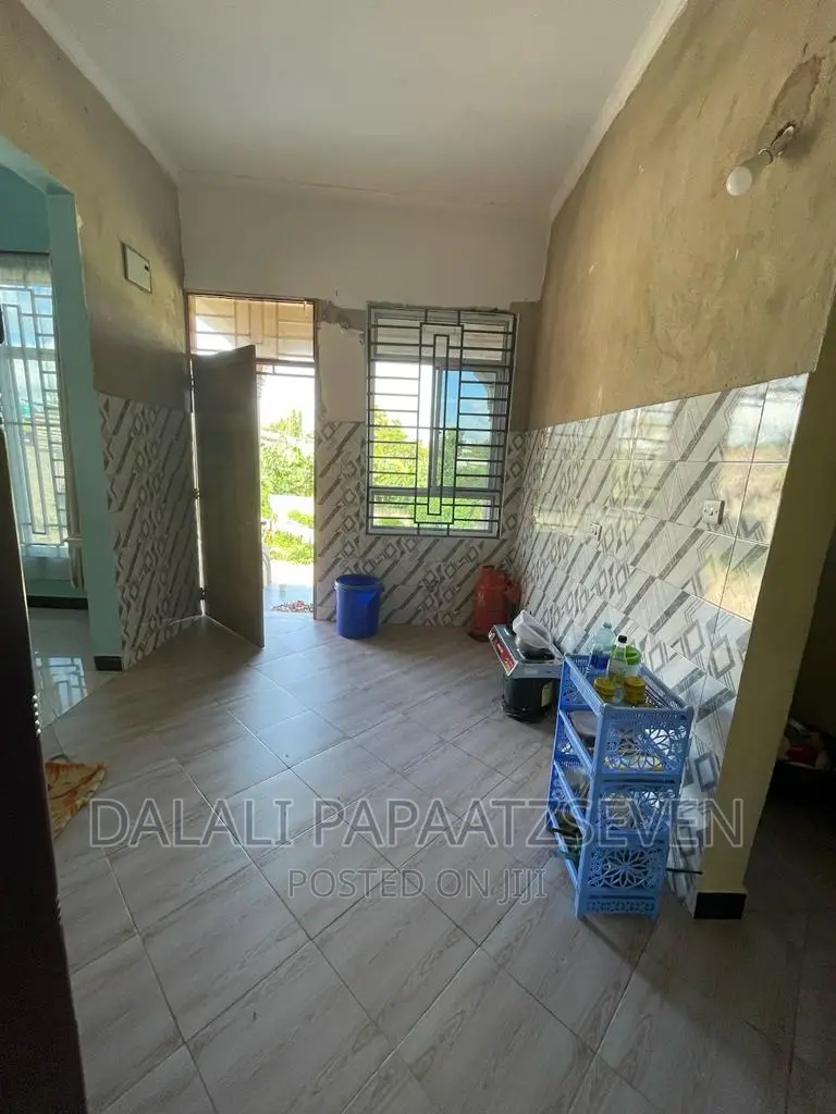 4bdrm House in Dalalipapaatzseven, Kinondoni for sale