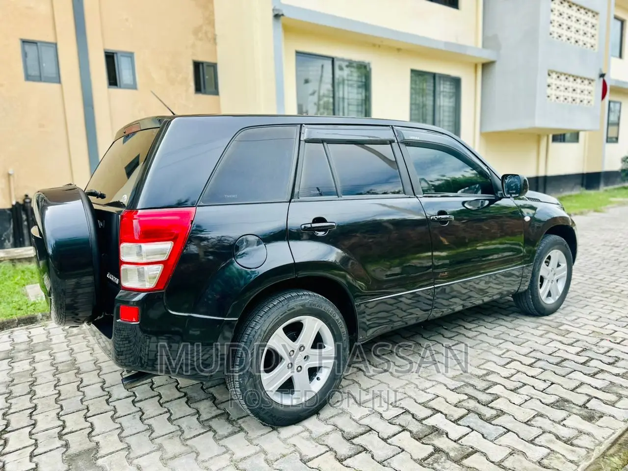 Suzuki Escudo 2005 Black