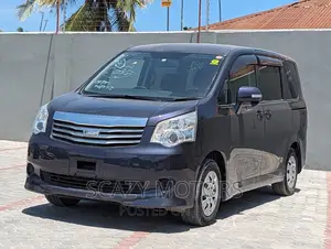 Toyota Noah 2010 Gray