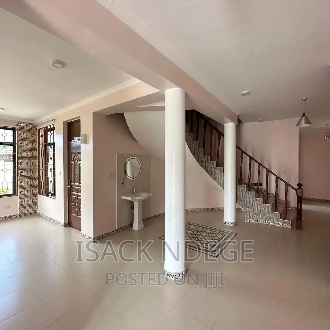 5bdrm House in Bahari Beach, Kinondoni for rent