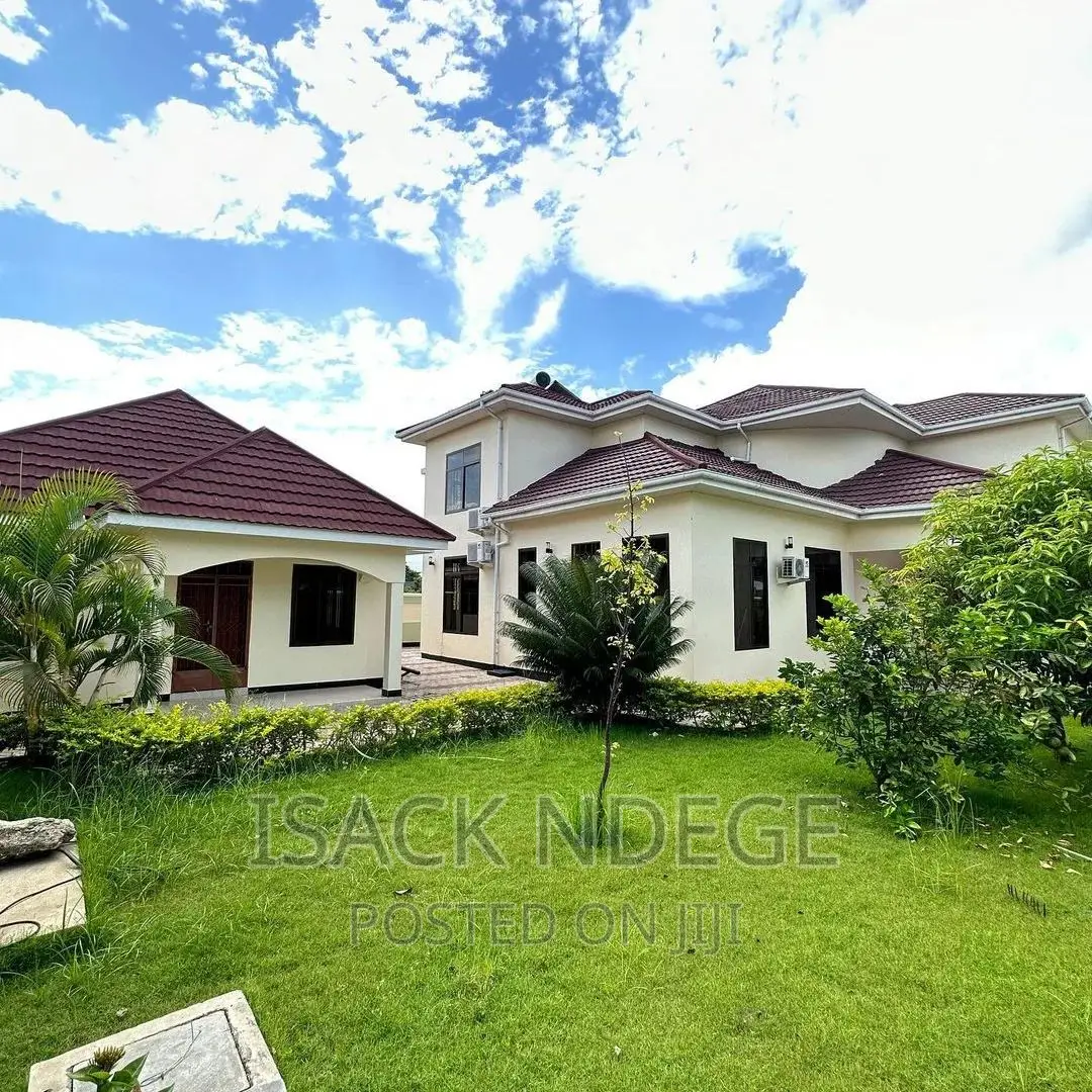 5bdrm House in Bahari Beach, Kinondoni for rent