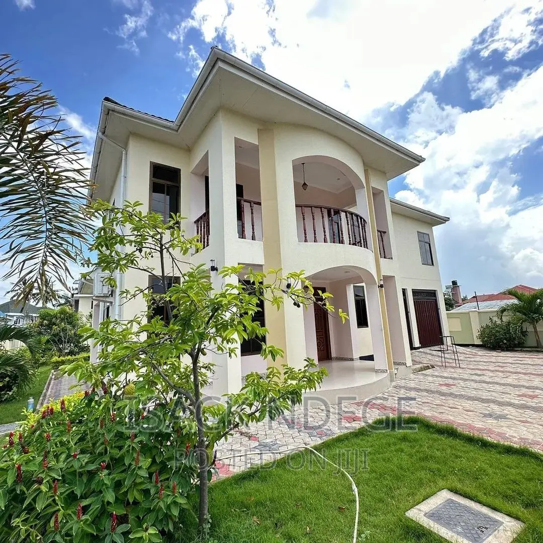 5bdrm House in Bahari Beach, Kinondoni for rent