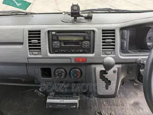 Toyota Quantum 2006 White