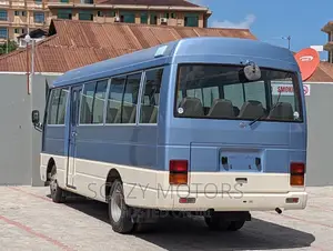 Nissan Civilian 1995