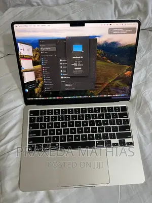 Laptop Apple MacBook Air 2022 M2 8GB Apple M2 SSD 512GB