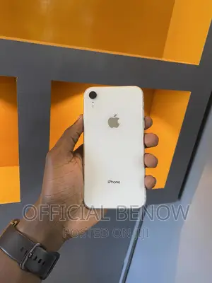 Apple iPhone XR 64 GB White