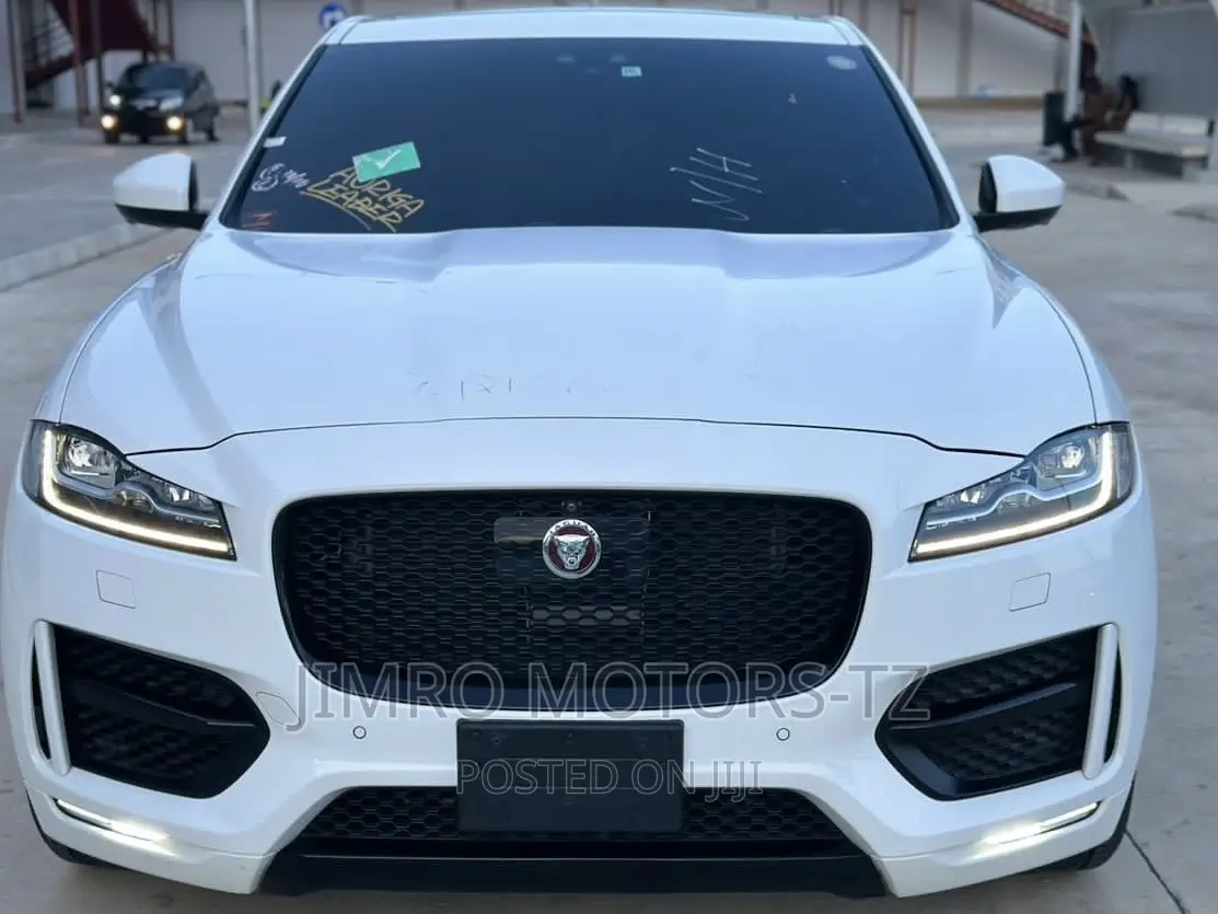 Jaguar F-Pace 2017 White