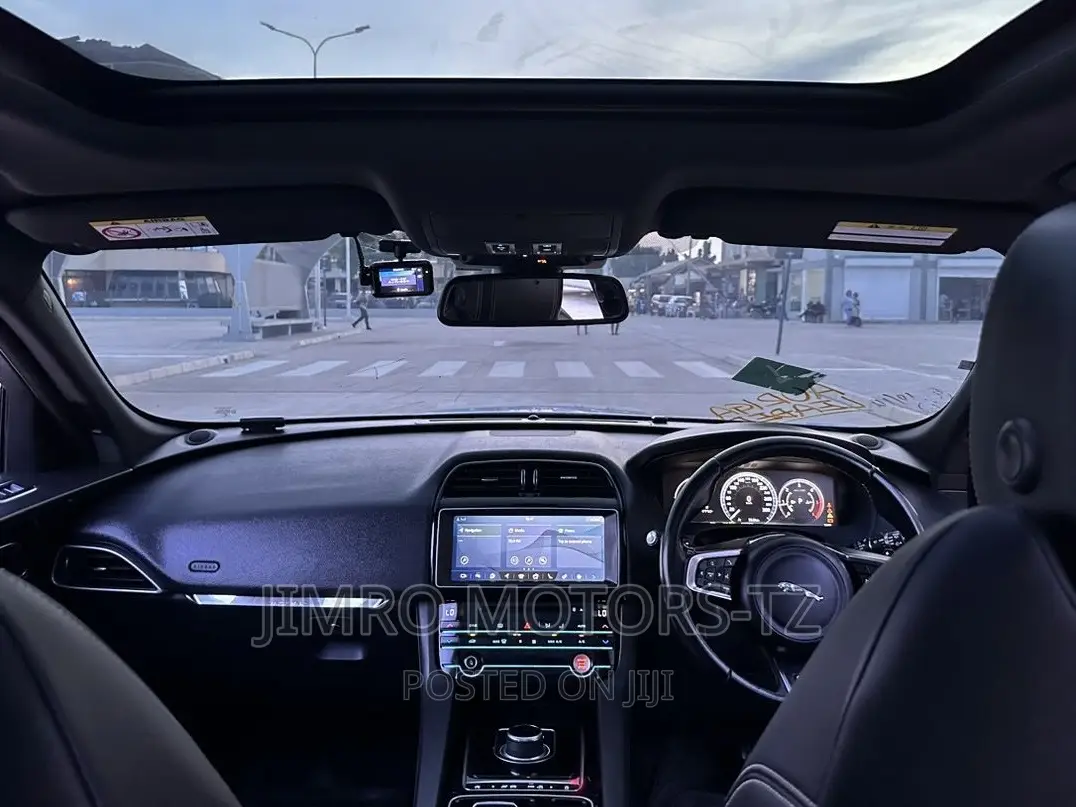 Jaguar F-Pace 2017 White