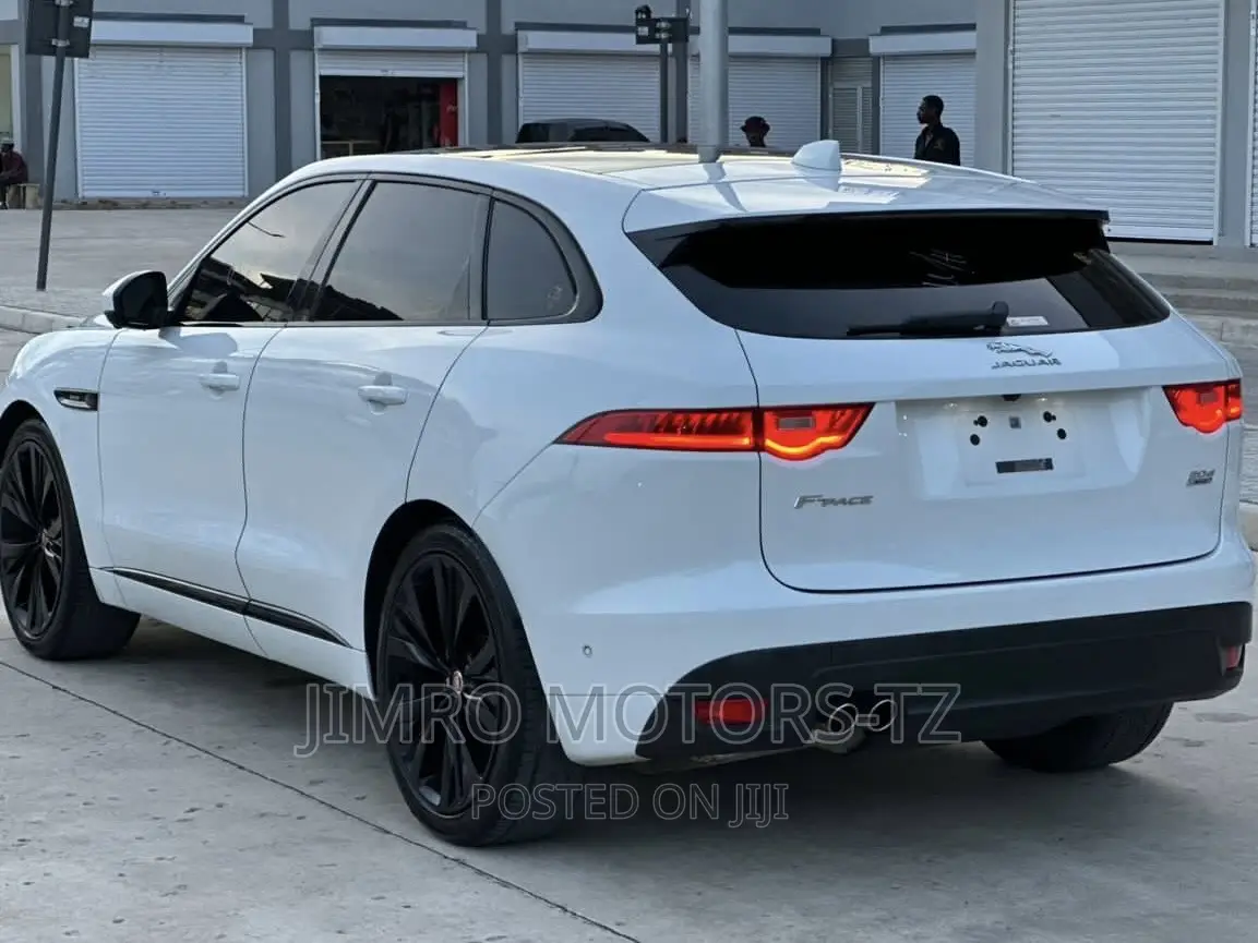 Jaguar F-Pace 2017 White