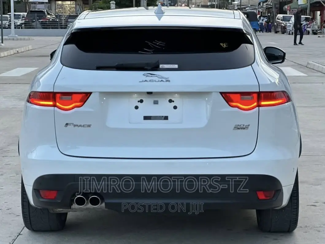 Jaguar F-Pace 2017 White