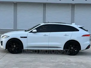 Jaguar F-Pace 2017 White
