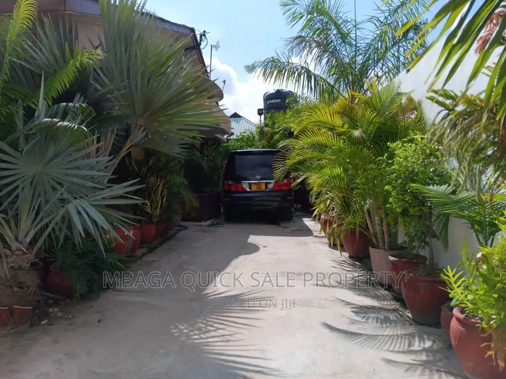 3bdrm House in Ada Estate for sale