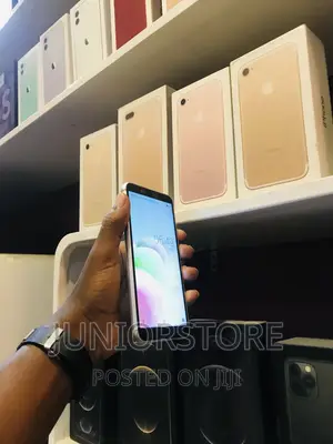 Sharp Aquos Sense 3 SHV45 64 GB Gold