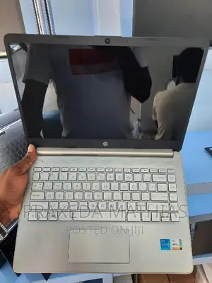 Laptop HP 14-Dq2031tg 8GB Intel Core I5 SSD 256GB