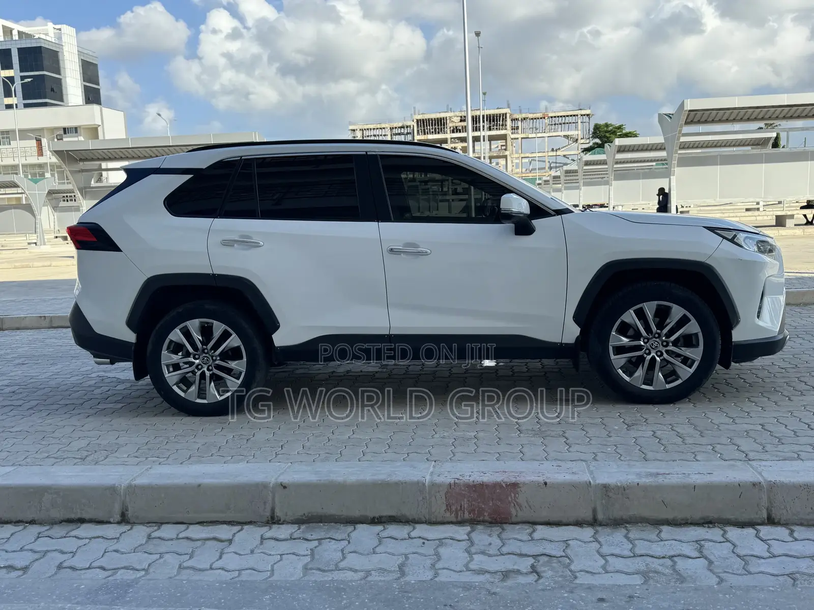 Toyota RAV4 2019 White