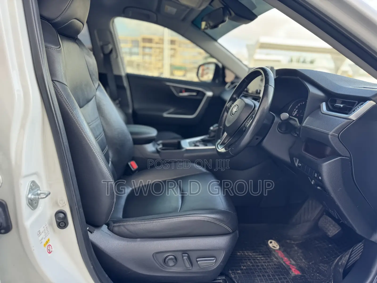 Toyota RAV4 2019 White