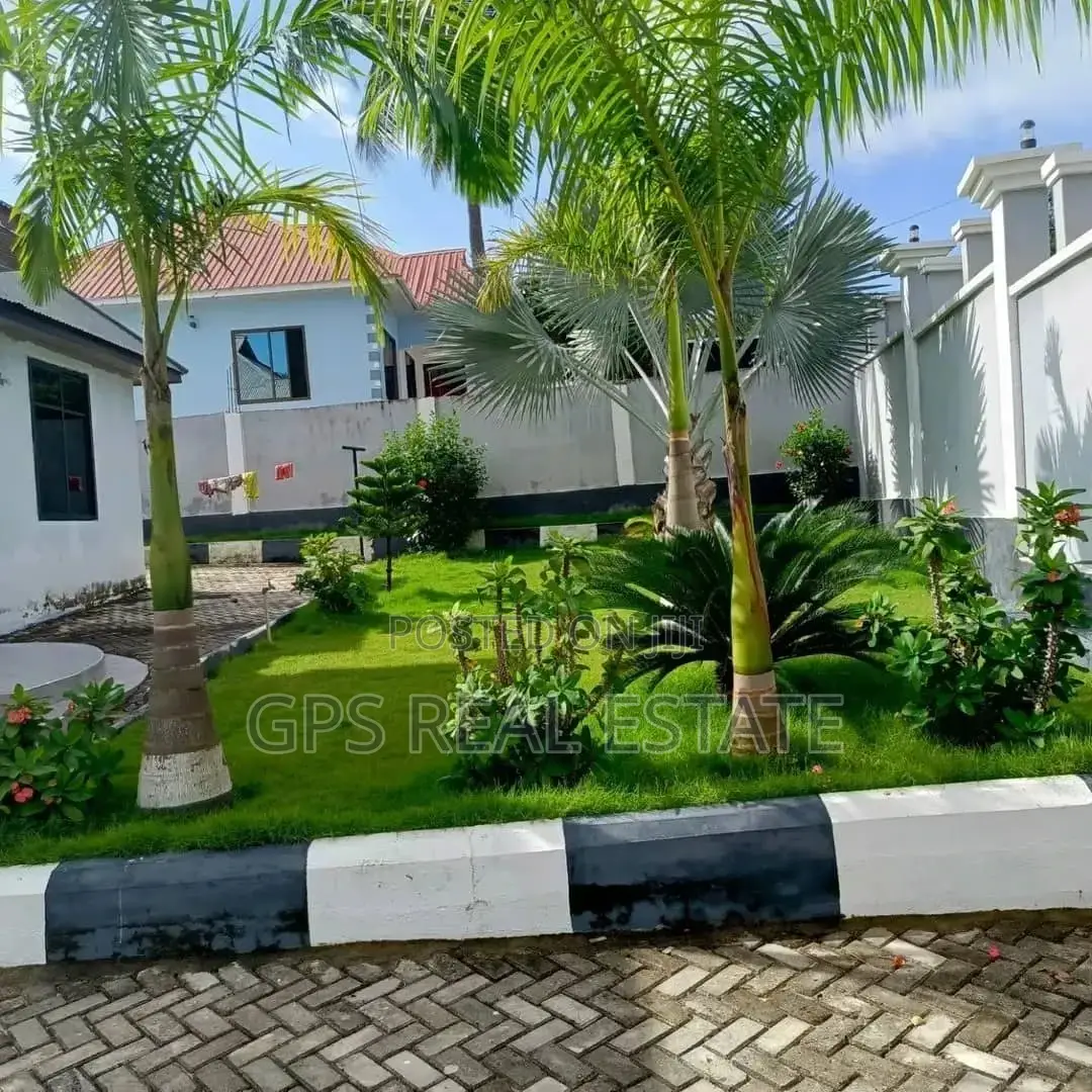 3bdrm House in Tegeta Wazo, Kinondoni for sale