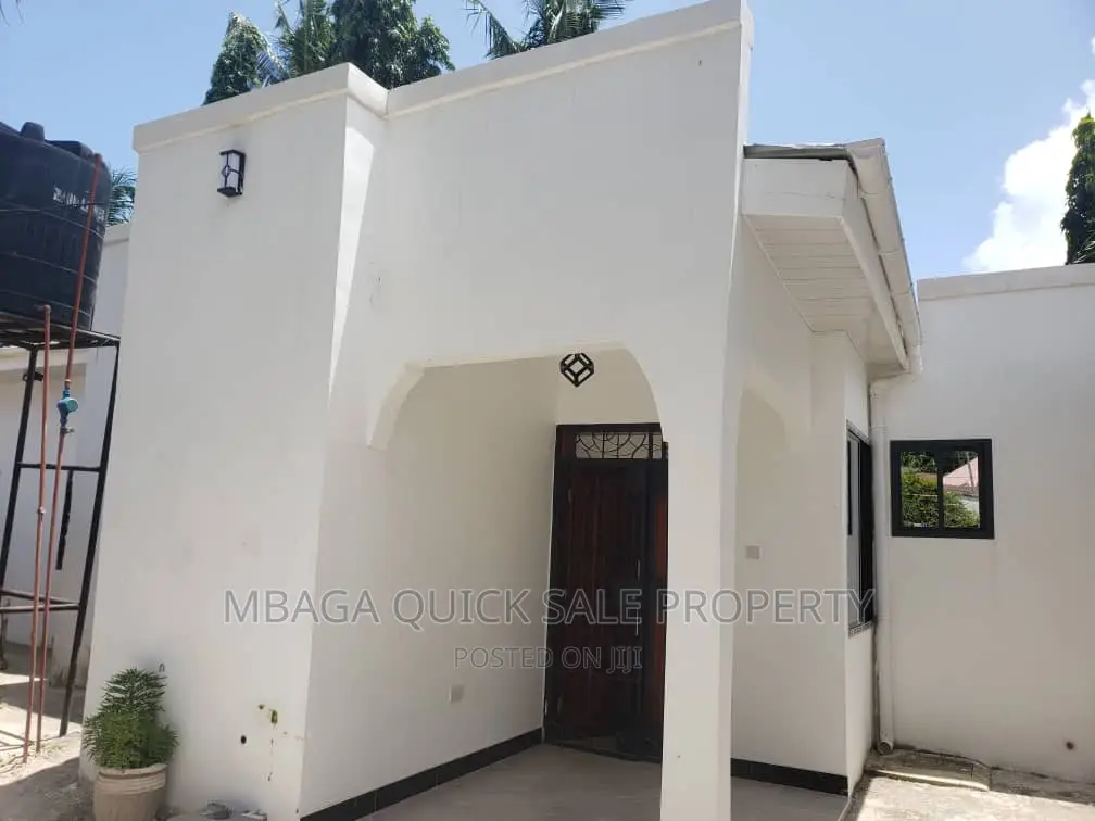 3bdrm House in Victoria, Mikocheni for rent