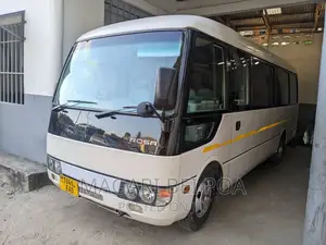 Mitsubishi Fuso Rosa 2005 White