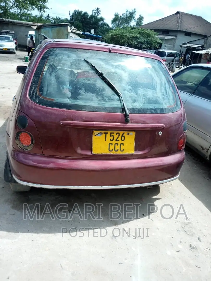 Toyota Starlet 2000 Red