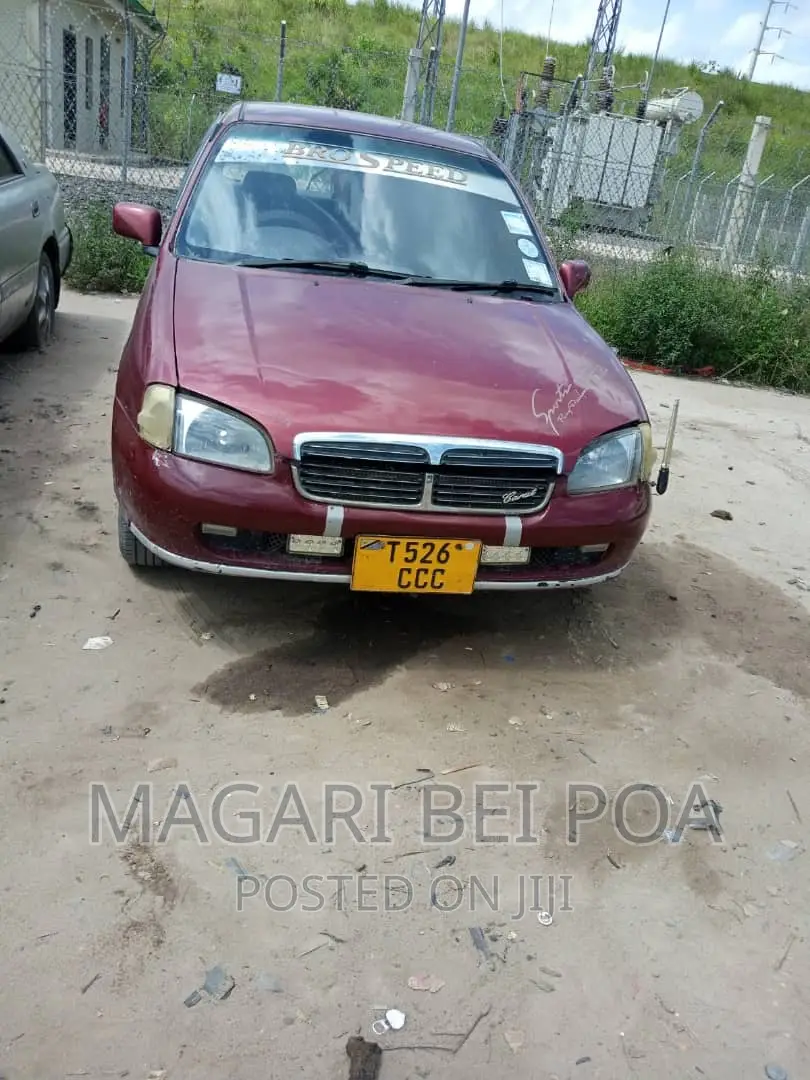 Toyota Starlet 2000 Red