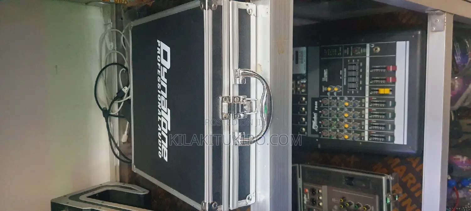 4 Channel Console Mixer