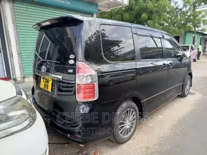 Toyota Noah 2.0 143hp AWD (7 Seater) 2009 Black