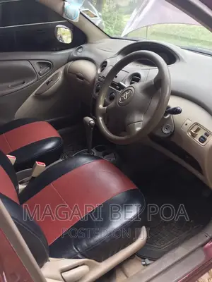 Toyota Platz 2000 Red