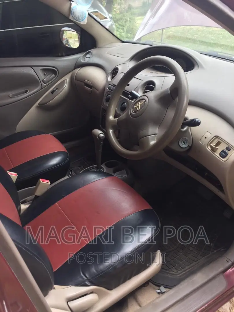 Toyota Platz 2000 Red