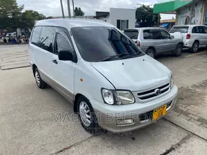 Toyota Noah 2005 White