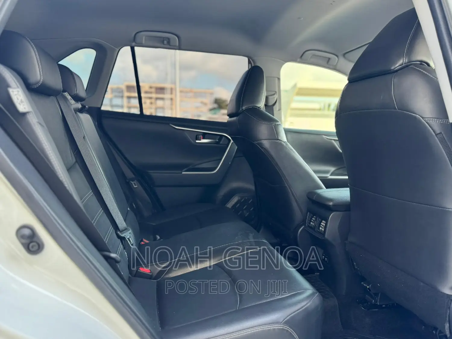 Toyota RAV4 Adventure 2019 White