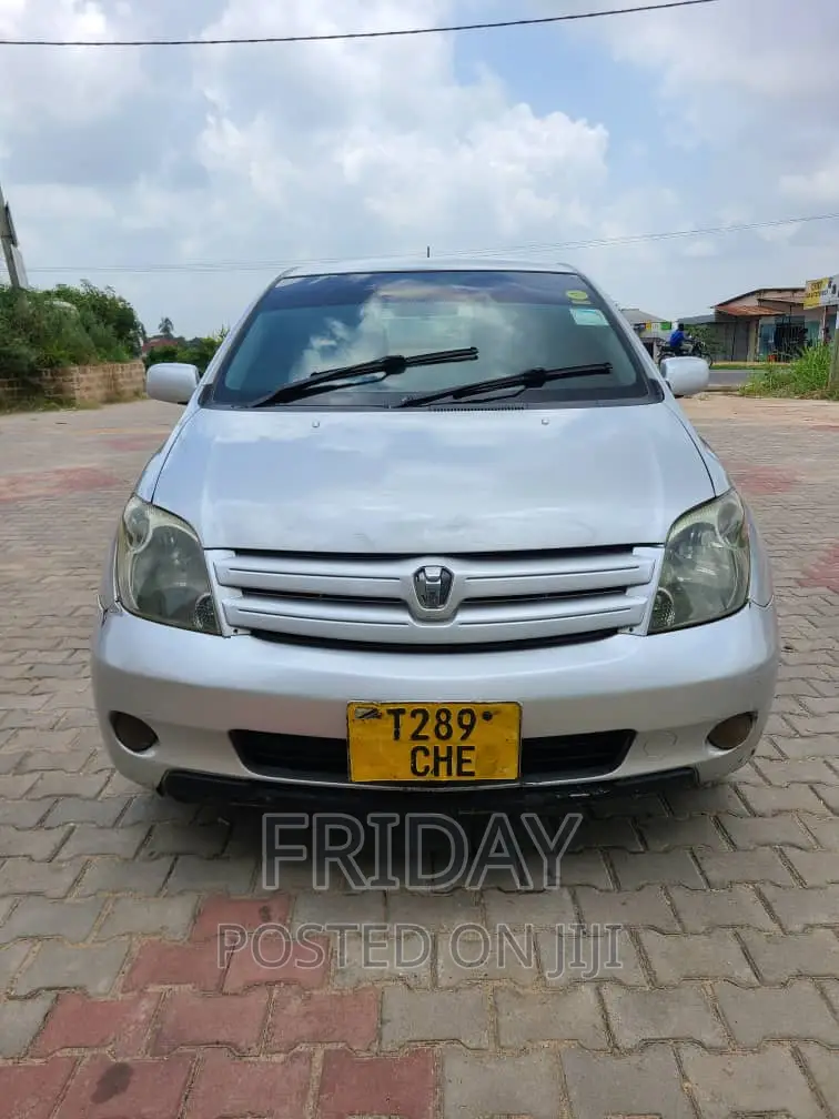 Toyota IST 2003 Silver
