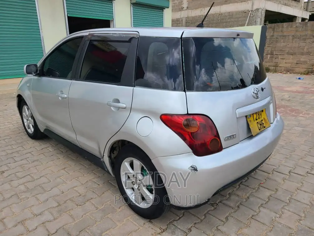 Toyota IST 2003 Silver