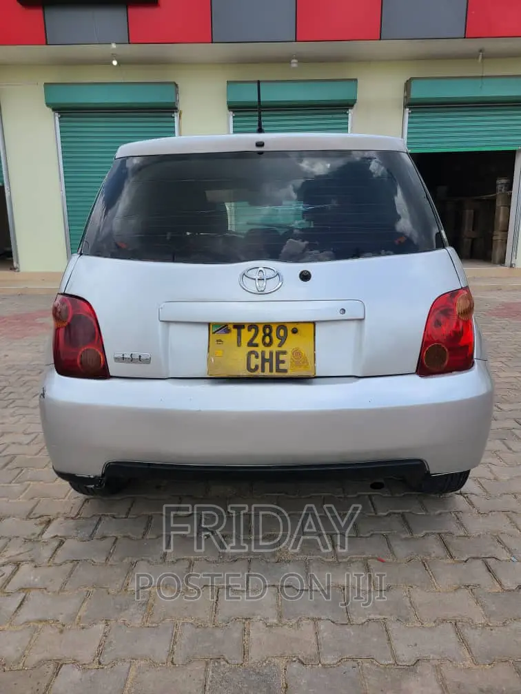 Toyota IST 2003 Silver