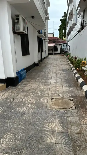 7bdrm Maisonette in Upanga Street, Kinondoni for sale