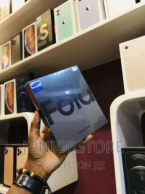 New Samsung Galaxy Z Fold4 256 GB Black