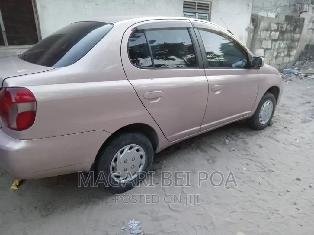 Toyota Platz 2001 Ivory