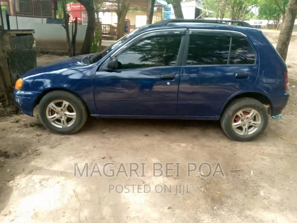 Toyota Starlet 2000 Blue