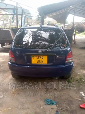 Toyota Starlet 2000 Blue