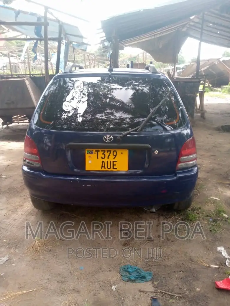 Toyota Starlet 2000 Blue